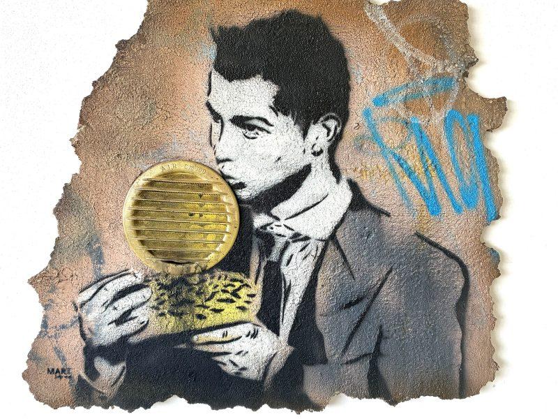 BROKEN WALL RONALDO
